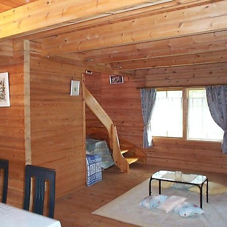 Cottage Mogi Log House Насу Стая снимка